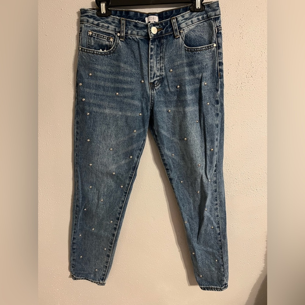 TOBI STUDDED MOM JEAN